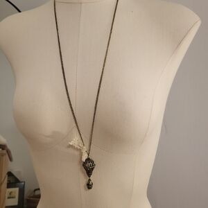 Elegant Gold Pendant Necklace